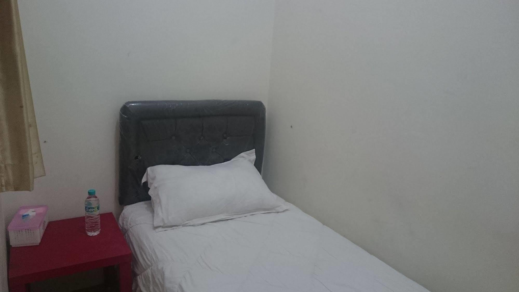 Capsule Homestay Surabaya Luaran gambar