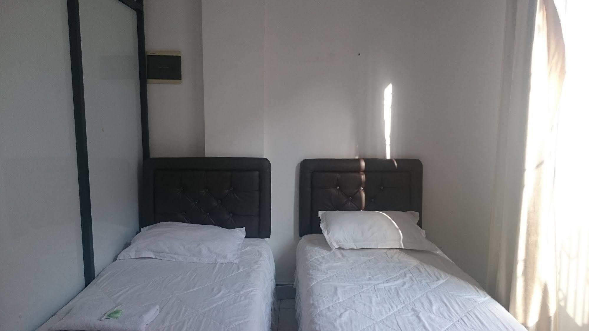 Capsule Homestay Surabaya Luaran gambar