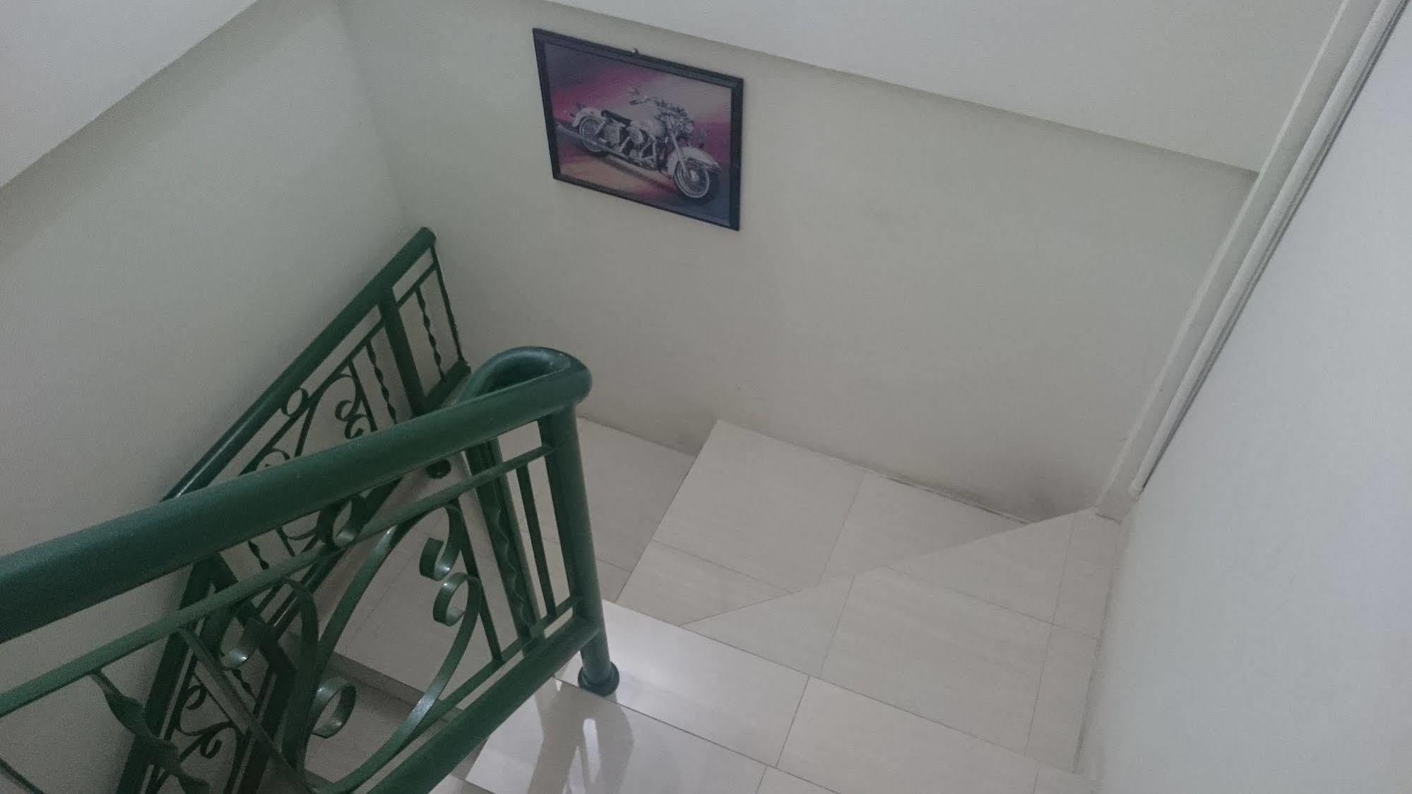 Capsule Homestay Surabaya Luaran gambar